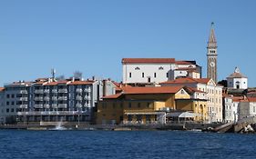 Sal & Mar Apartments